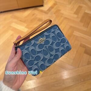 NWT Coach Corner Zip Wristlet In Signature Denim CDF26 denim/INDIGO